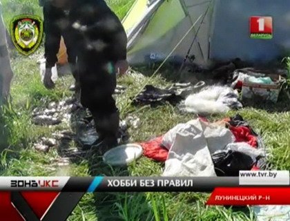 На пойменном водоеме Припяти госинспекторы задержали компанию «экотуристов»-браконьеров