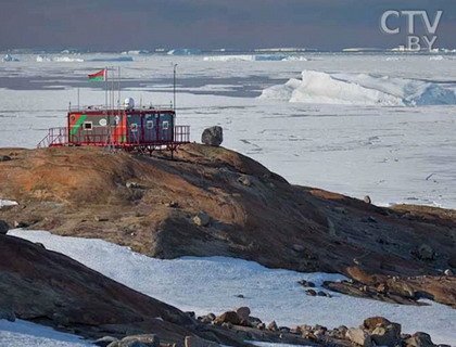 Полярники установили первый объект Белорусской антарктической станции