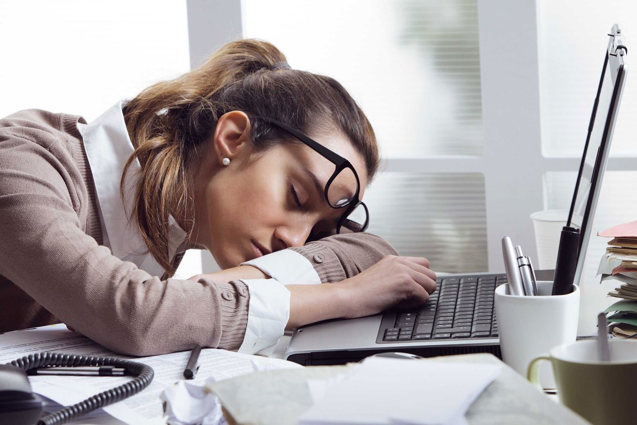 20 эффективных и приятных способов побороть дневную сонливость