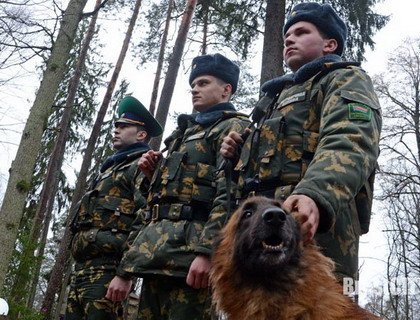 В Беловежской пуще через границу пропустили Новый год