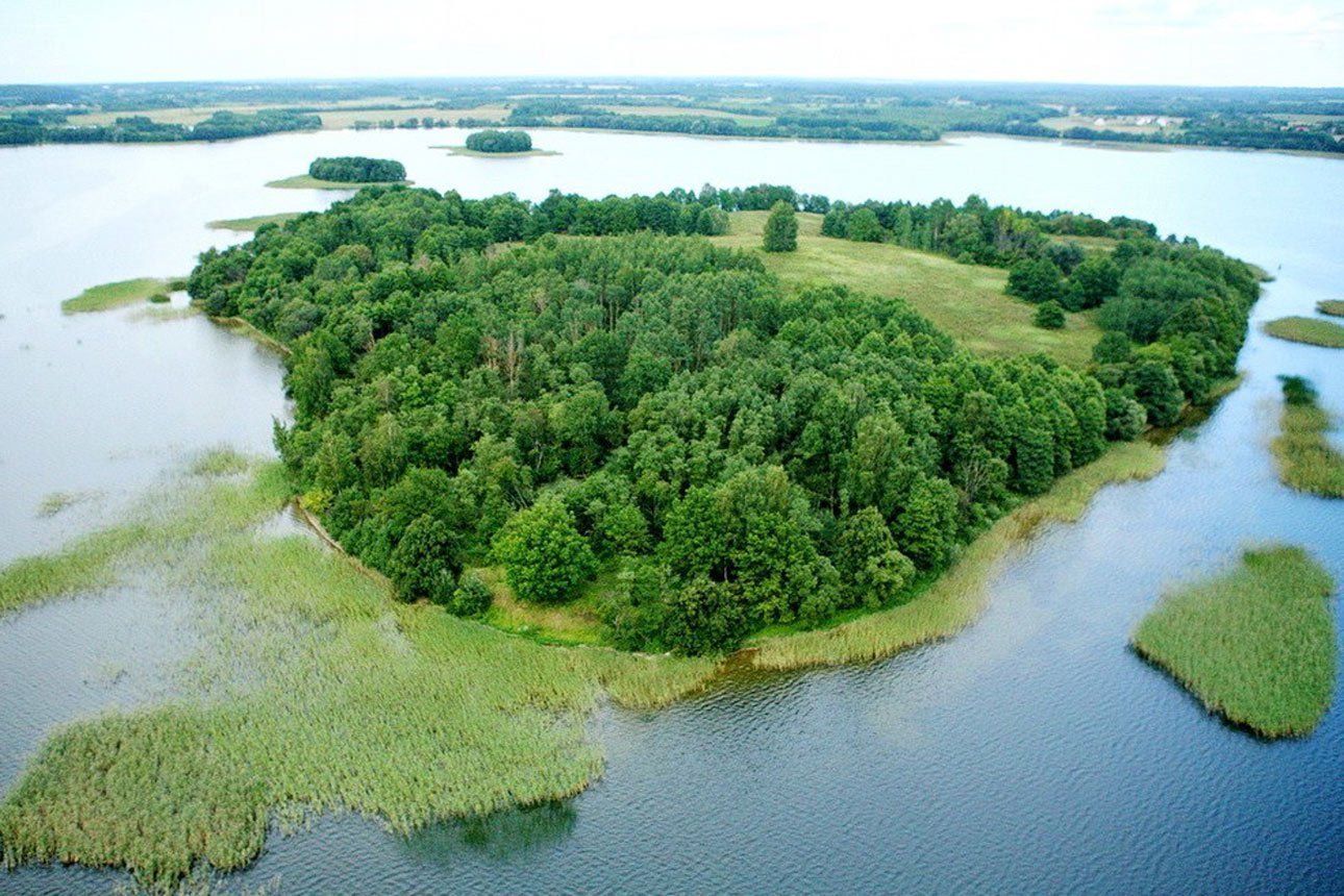 В объятиях воды. 10 легендарных белорусских островов